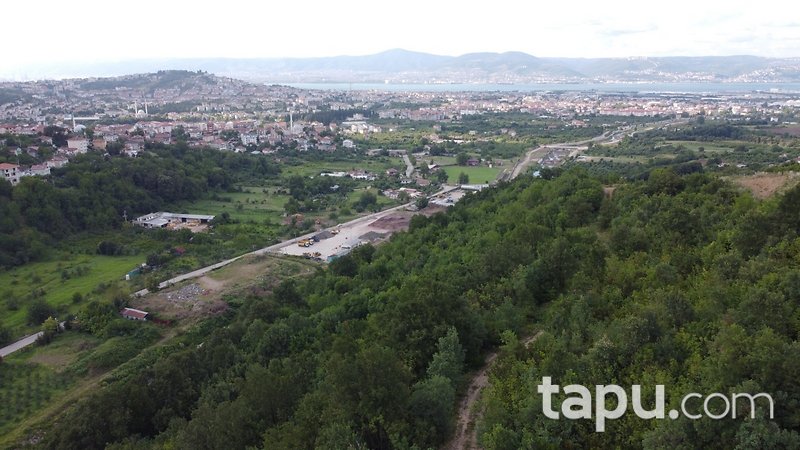 Gölcük Hisareyin'de 898 m2 Doğa Manzaralı Bağ