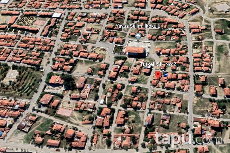 Polatlı Zafer Mahallesi'nde Hisseli Kerpiç Ev Avlu ve Arsası