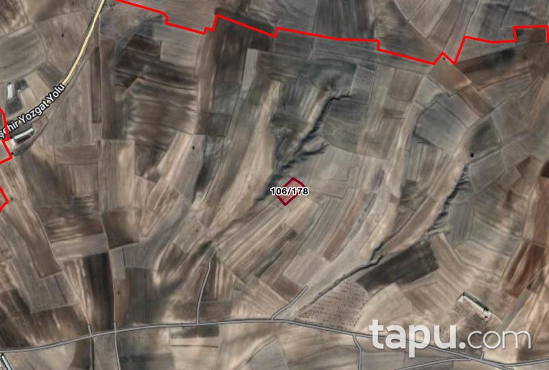 Kırşehir Boztepe Uzunpınar Mahallesi'nde Yatırımlık 7691 m2 Tarla