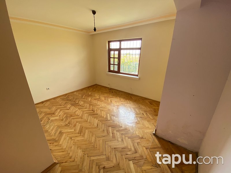 Akyurt Akkent Sitesi'nde Bahçe Kullanımlı 225 m2 Dubleks Daire