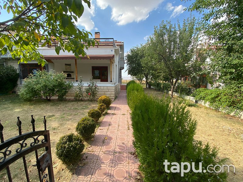 Akyurt Akkent Sitesi'nde Bahçe Kullanımlı 225 m2 Dubleks Daire