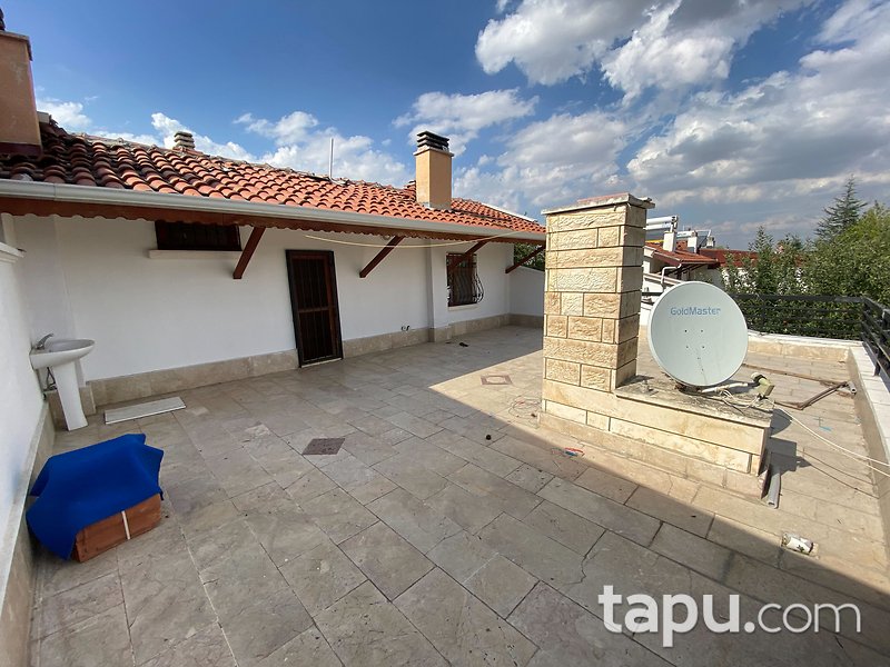 Akyurt Akkent Sitesi'nde Bahçe Kullanımlı 225 m2 Dubleks Daire