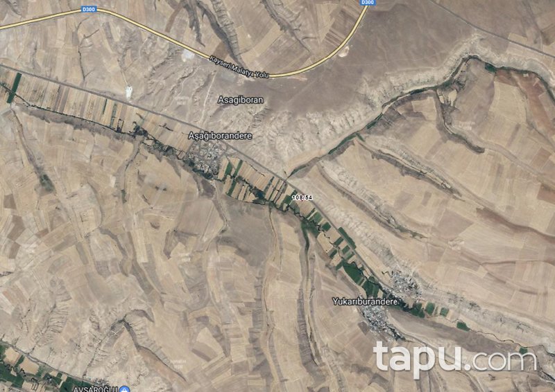 Kayseri Pınarbaşı' da 1300 m2 Yol Cepheli Yatırımlık Tarla
