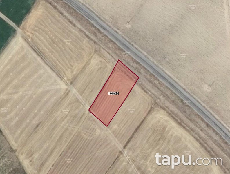 Kayseri Pınarbaşı' da 1300 m2 Yol Cepheli Yatırımlık Tarla