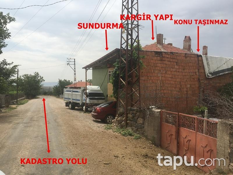 Güdül Salihler Mahallesi'nde Kargir Bina