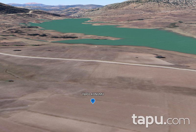Denizli Tavas'da Aydoğdu Barajı Manzaralı 1438 m2 Tarla