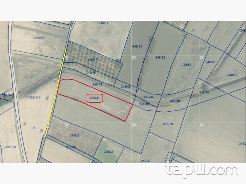 Denizli Çivril Karayahşiler'de 4.225 m2 Tarla
