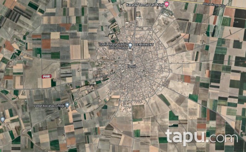 Konya Karatay'da Yola Cepheli Geniş Kullanımlı Tarla