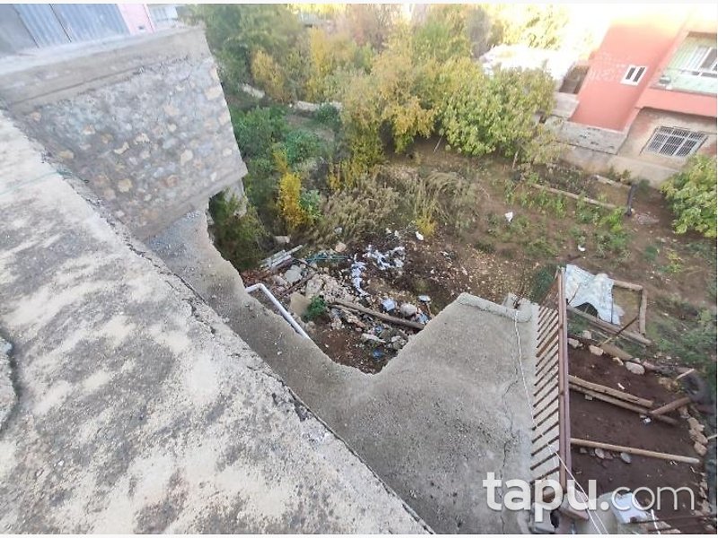 Batman Kozluk İslambey Mahallesi'nde Kargir Bina ve Arsası