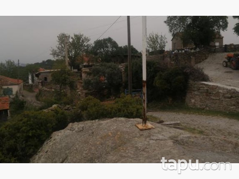 Söke Aslanyaylası Mahallesi'nde Avlulu Kargir Ev