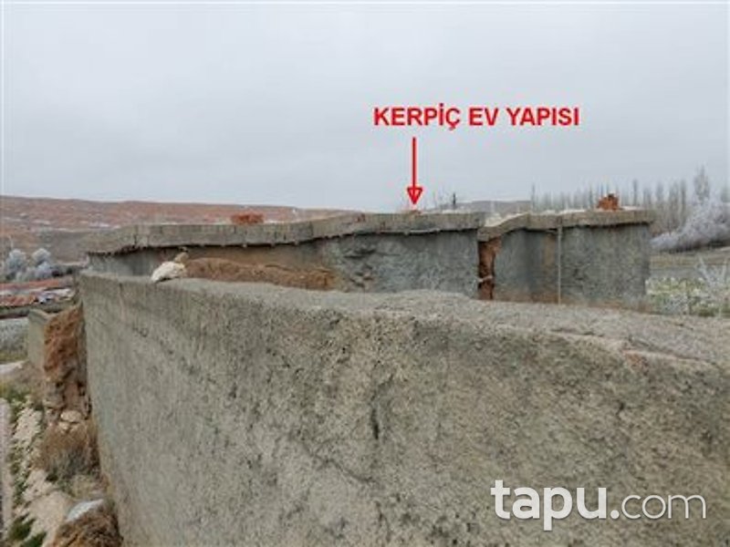 Haymana Çatak Mahallesi'nde Kerpiç Ev ve Arsası