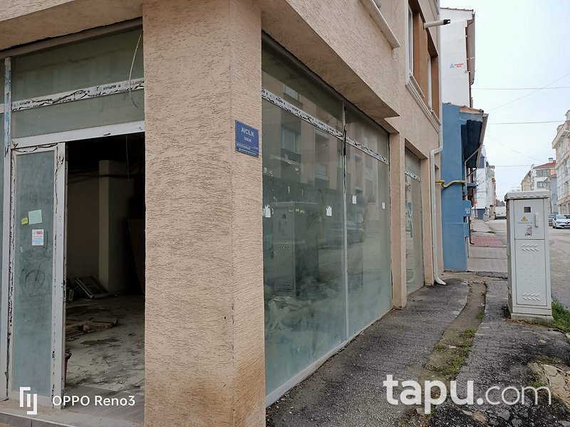 Tepebaşı Şirintepe Mahallesi'nde 302 m2 Depolu Dükkan