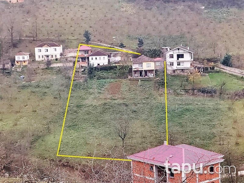 Trabzon Ortahisar Akoluk'ta Kargir Ev Tarla Ve Fındık Bahçesi