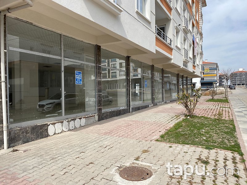 Sincan 29 Ekim Mahallesi'nde 413 m2 İskanlı Depolu Dükkan