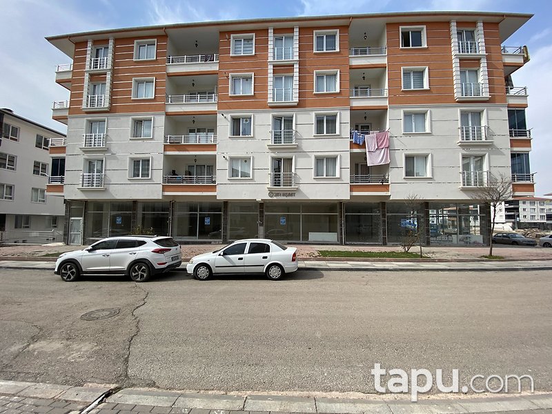 Sincan 29 Ekim Mahallesi'nde 413 m2 İskanlı Depolu Dükkan