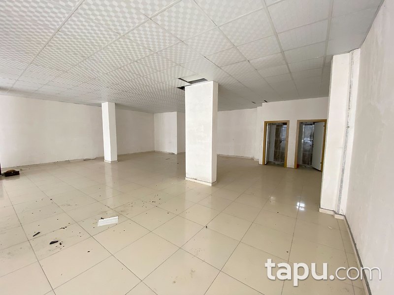 Sincan 29 Ekim Mahallesi'nde 413 m2 İskanlı Depolu Dükkan