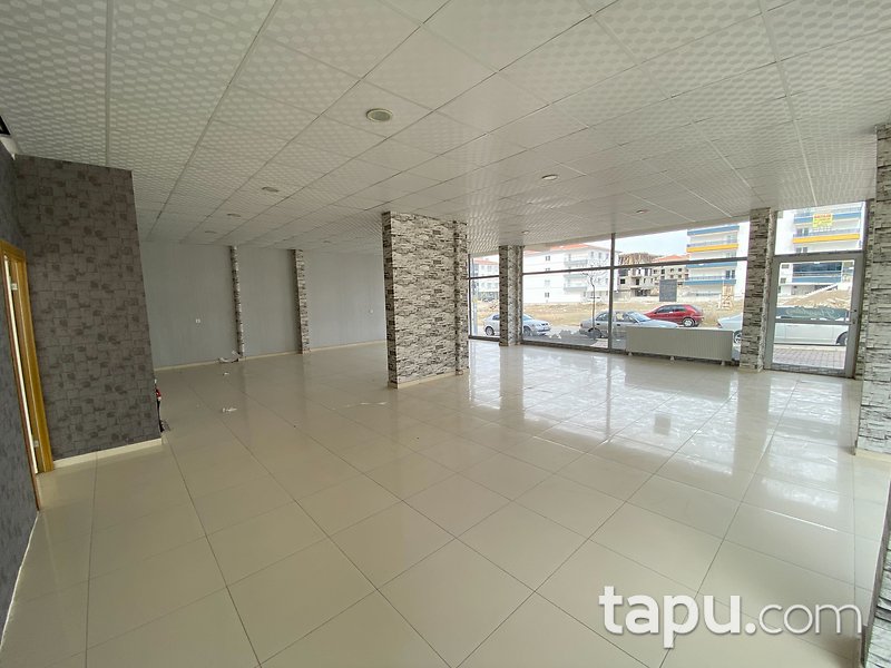Sincan 29 Ekim Mahallesi'nde 413 m2 İskanlı Depolu Dükkan