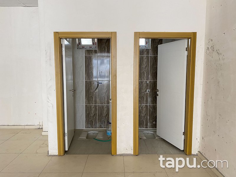Sincan 29 Ekim Mahallesi'nde 413 m2 İskanlı Depolu Dükkan