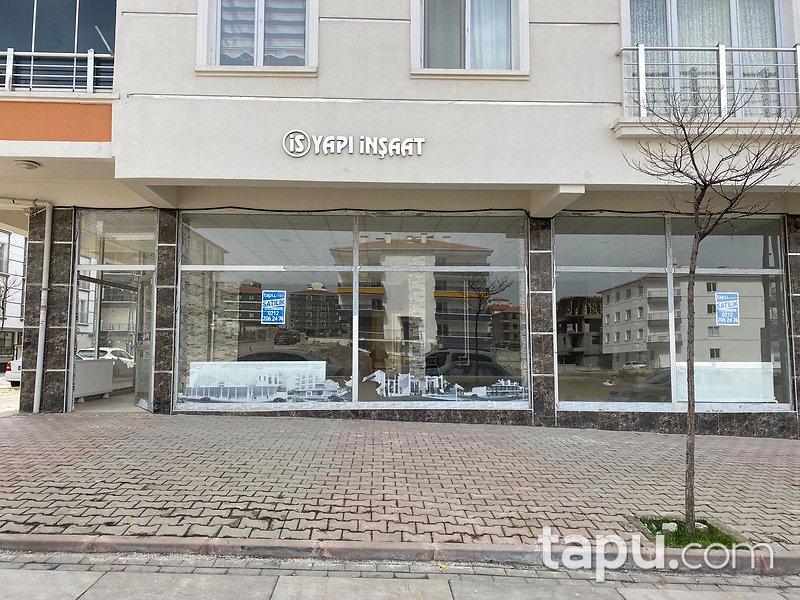 Sincan 29 Ekim Mahallesi'nde 413 m2 İskanlı Depolu Dükkan