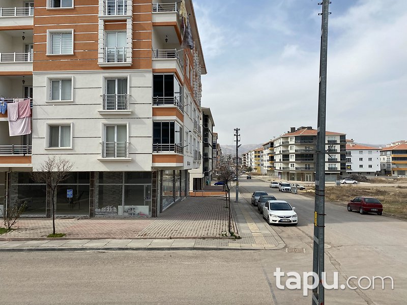 Sincan 29 Ekim Mahallesi'nde 413 m2 İskanlı Depolu Dükkan