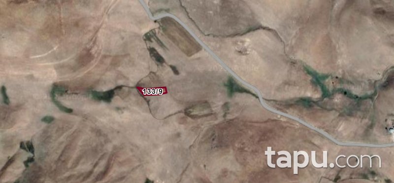 Van Tuşba Kelle Mahallesi'nde 1.454 m2 Tarla