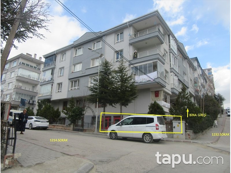 Mamak'ta 91 m2 Köşe Konumlu Dükkan