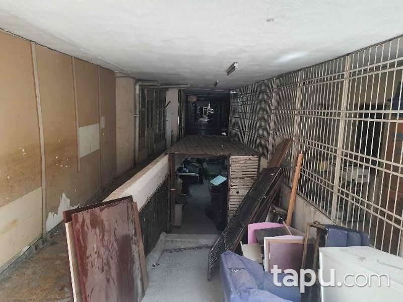 Mersin Tarsus Şehitmustafa'da 8 m2 Hisseli Natamam Dükkan