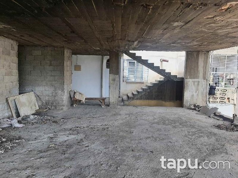 Mersin Tarsus Şehitmustafa'da 8 m2 Hisseli Natamam Dükkan