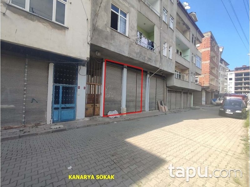 Trabzon Araklı Merkez'de 83 m2 Dükkan