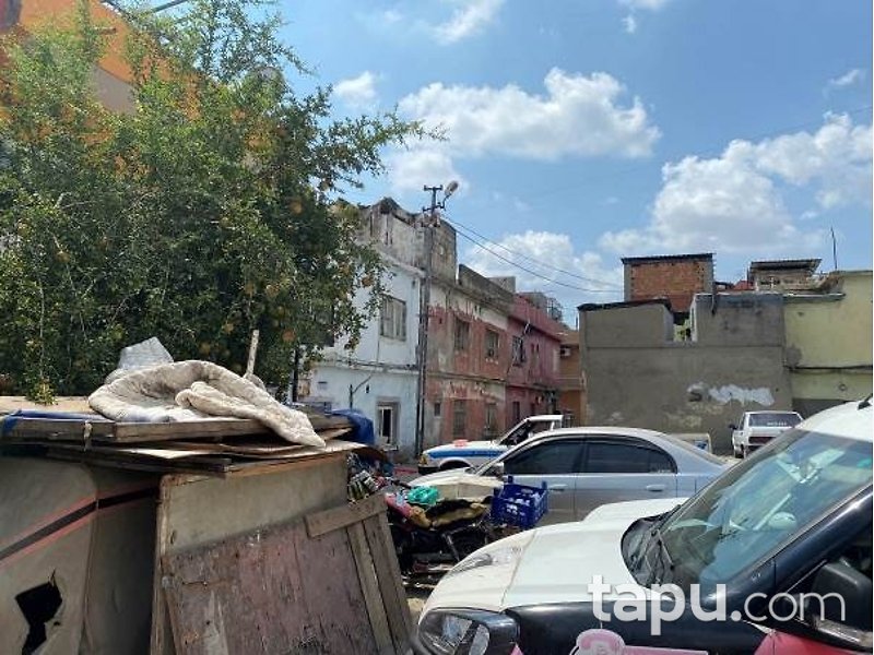 Adana Yüreğir'de Merkezi Konumlu Hisseli Bina