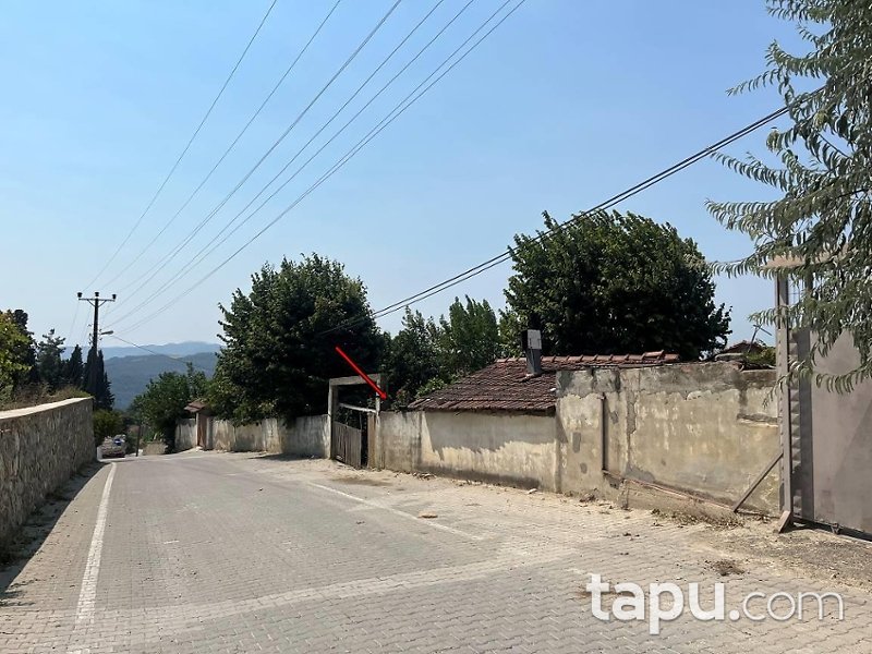 Gemlik Adliye Mahallesi'nde Hisseli Bina ve Arsası