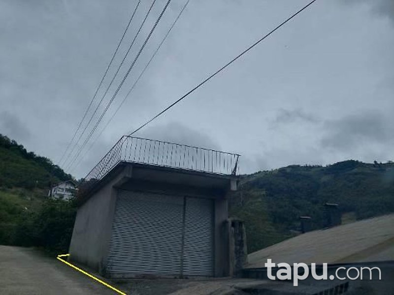 Trabzon Akçaabat Gümüşlü Mahallesi'nde Tarla Ve Kargir Ev Ve Samanlık