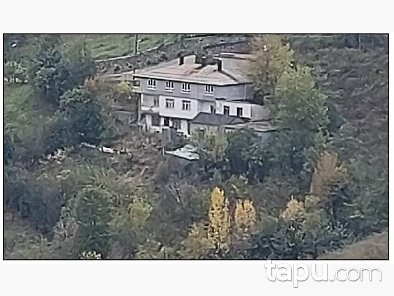 Trabzon Akçaabat Gümüşlü Mahallesi'nde Tarla Ve Kargir Ev Ve Samanlık