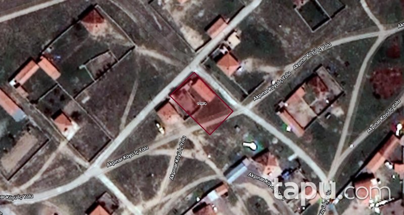Nevşehir Kozaklı Akpınar Köyü'nde Avlulu Kargir Ahır 