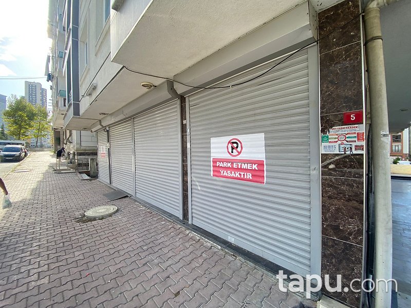 Esenyurt Akevler Mahallesi'nde 153 m2 Depolu Dükkan