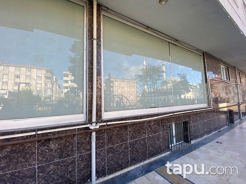 Esenyurt Akevler Mahallesi'nde 153 m2 Depolu Dükkan
