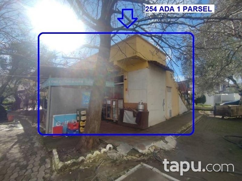 Edremit Şen Yapı Sitesi'nde 2+1 Daire ve Hisseli Ticari Yapı