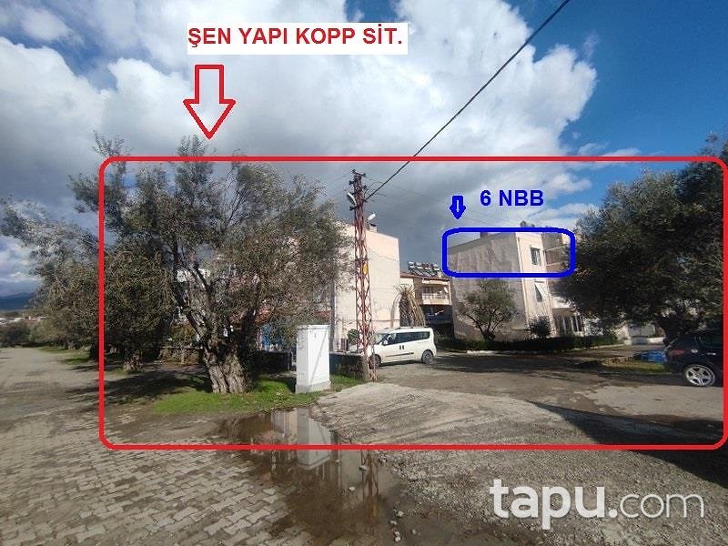 Edremit Şen Yapı Sitesi'nde 2+1 Daire ve Hisseli Ticari Yapı