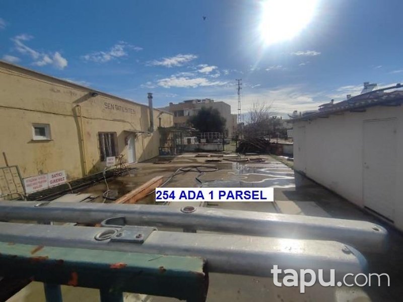 Edremit Şen Yapı Sitesi'nde 2+1 Daire ve Hisseli Ticari Yapı