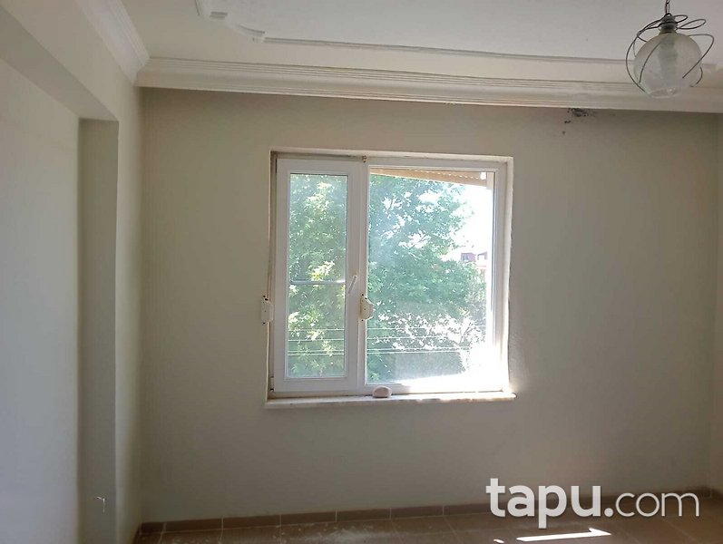 Edremit Şen Yapı Sitesi'nde 2+1 Daire ve Hisseli Ticari Yapı