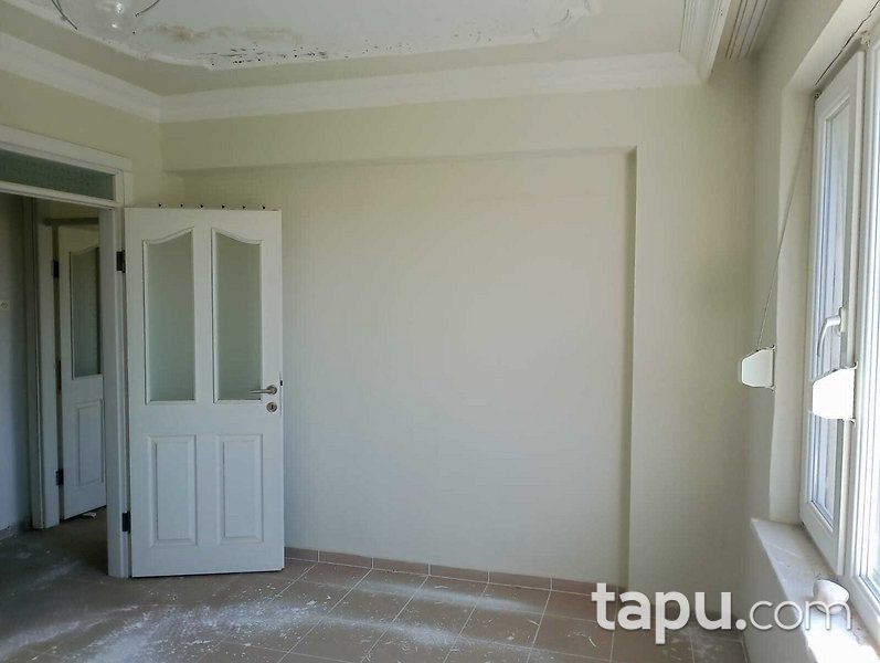 Edremit Şen Yapı Sitesi'nde 2+1 Daire ve Hisseli Ticari Yapı