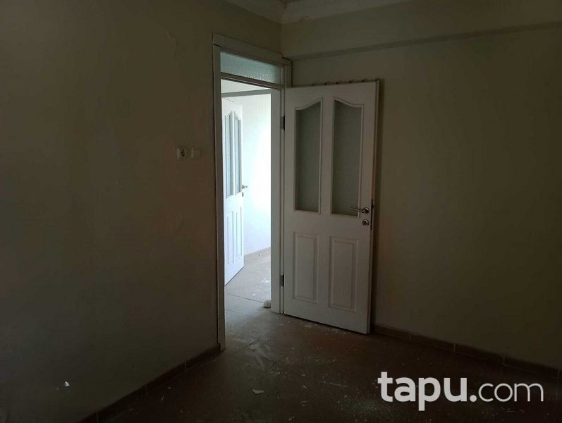 Edremit Şen Yapı Sitesi'nde 2+1 Daire ve Hisseli Ticari Yapı