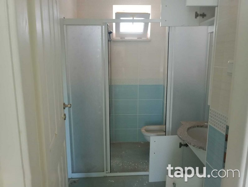 Edremit Şen Yapı Sitesi'nde 2+1 Daire ve Hisseli Ticari Yapı