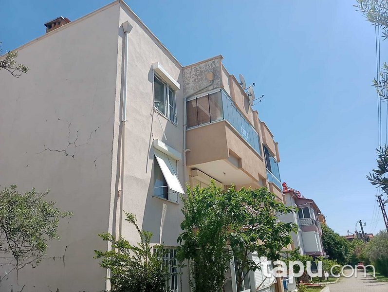 Edremit Şen Yapı Sitesi'nde 2+1 Daire ve Hisseli Ticari Yapı
