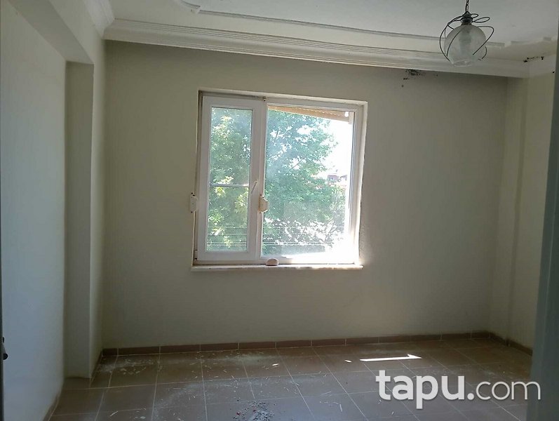 Edremit Şen Yapı Sitesi'nde 2+1 Daire ve Hisseli Ticari Yapı
