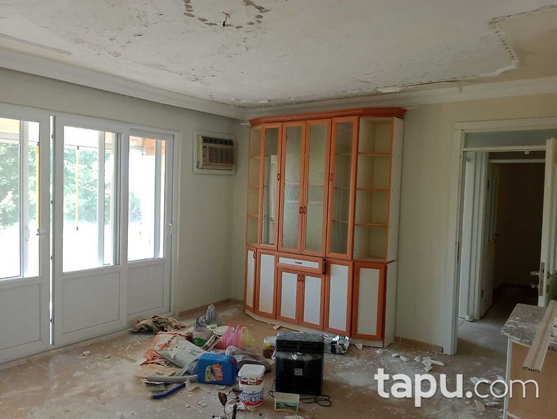 Edremit Şen Yapı Sitesi'nde 2+1 Daire ve Hisseli Ticari Yapı