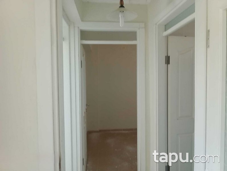Edremit Şen Yapı Sitesi'nde 2+1 Daire ve Hisseli Ticari Yapı