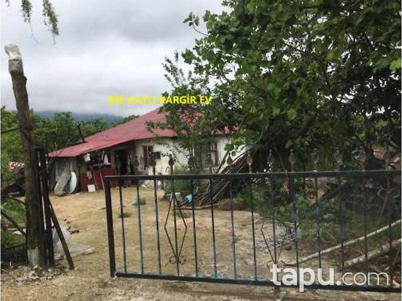 Giresun Görele Karlıbel Köyü'nde Hisseli Kargir Ev ve Arsası