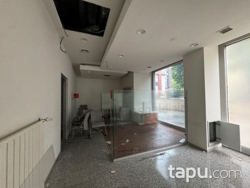 Kadıköy Göztepe'de Tabela Değeri Yüksek 193 m2 Dükkan
