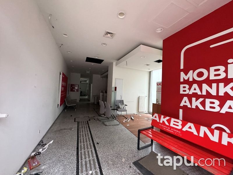 Kadıköy Göztepe'de Tabela Değeri Yüksek 193 m2 Dükkan